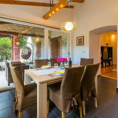 Hundefreundliche Mit 3 Klimaanlagen, Privatpool, Grill, Waschmaschine, Heizung 펜션 Krizisce