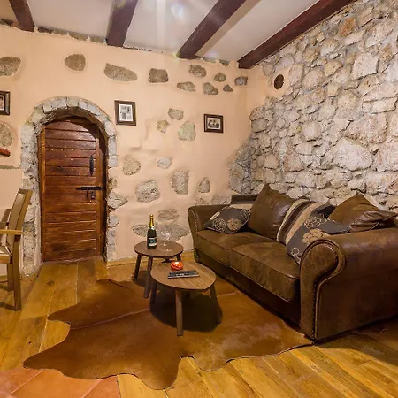 Hundefreundliche Mit 3 Klimaanlagen, Privatpool, Grill, Waschmaschine, Heizung *
