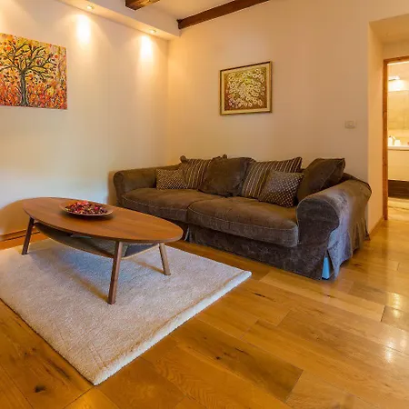 Hundefreundliche Mit 3 Klimaanlagen, Privatpool, Grill, Waschmaschine, Heizung Krizisce