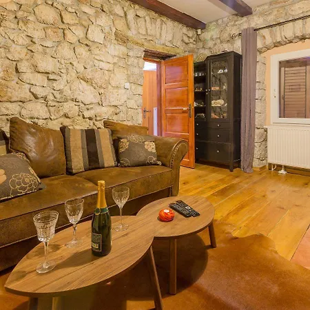 Hundefreundliche Mit 3 Klimaanlagen, Privatpool, Grill, Waschmaschine, Heizung *