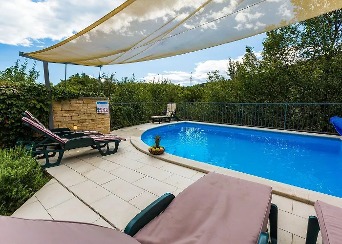 Hundefreundliche Mit 3 Klimaanlagen, Privatpool, Grill, Waschmaschine, Heizung * Krizisce