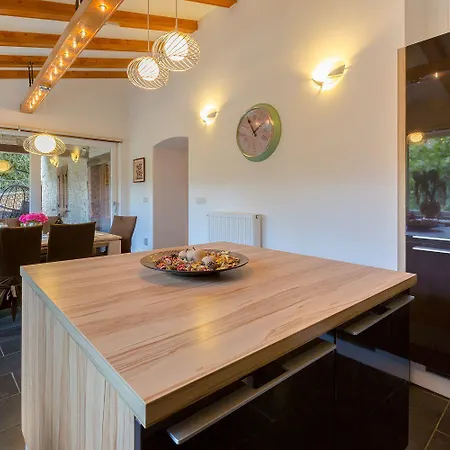 Hundefreundliche Mit 3 Klimaanlagen, Privatpool, Grill, Waschmaschine, Heizung *