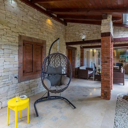 Hundefreundliche Mit 3 Klimaanlagen, Privatpool, Grill, Waschmaschine, Heizung Casa de Férias Krizisce