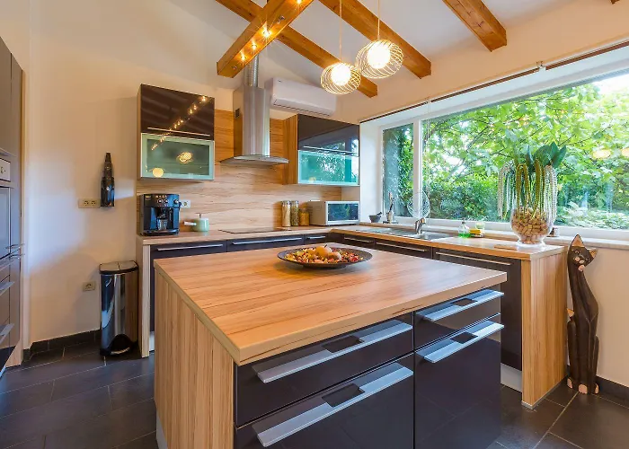 Hundefreundliche Mit 3 Klimaanlagen, Privatpool, Grill, Waschmaschine, Heizung Krizisce