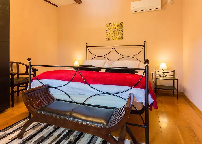 Hundefreundliche Mit 3 Klimaanlagen, Privatpool, Grill, Waschmaschine, Heizung Holiday home Krizisce