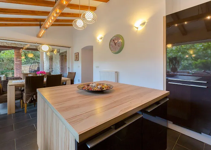 Hundefreundliche Mit 3 Klimaanlagen, Privatpool, Grill, Waschmaschine, Heizung *