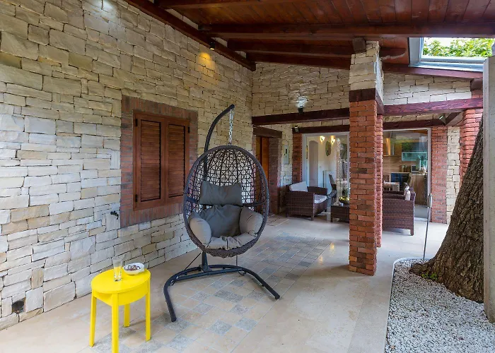 Hundefreundliche Mit 3 Klimaanlagen, Privatpool, Grill, Waschmaschine, Heizung Holiday home Krizisce